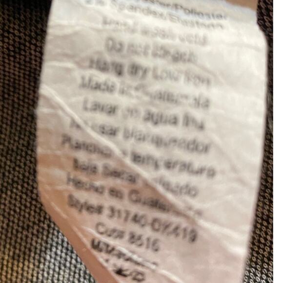 Must Have Plaid Blazer Women’s M/L Chest 39” Length 27” Sleeve 18” - Picture 7 of 7